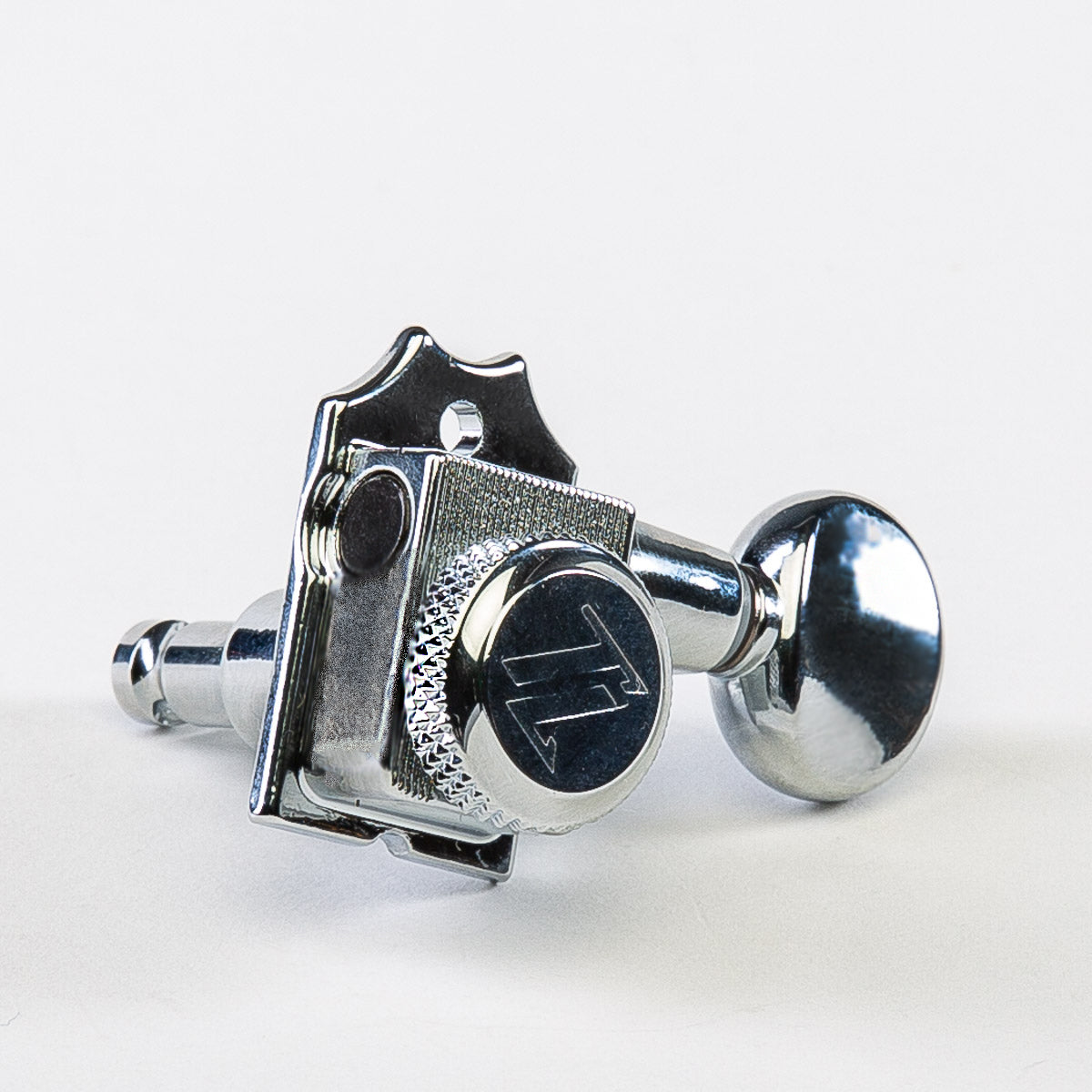 Allparts Top Lock 6 in-line staggered post locking keys w/ oval button single front view chrome